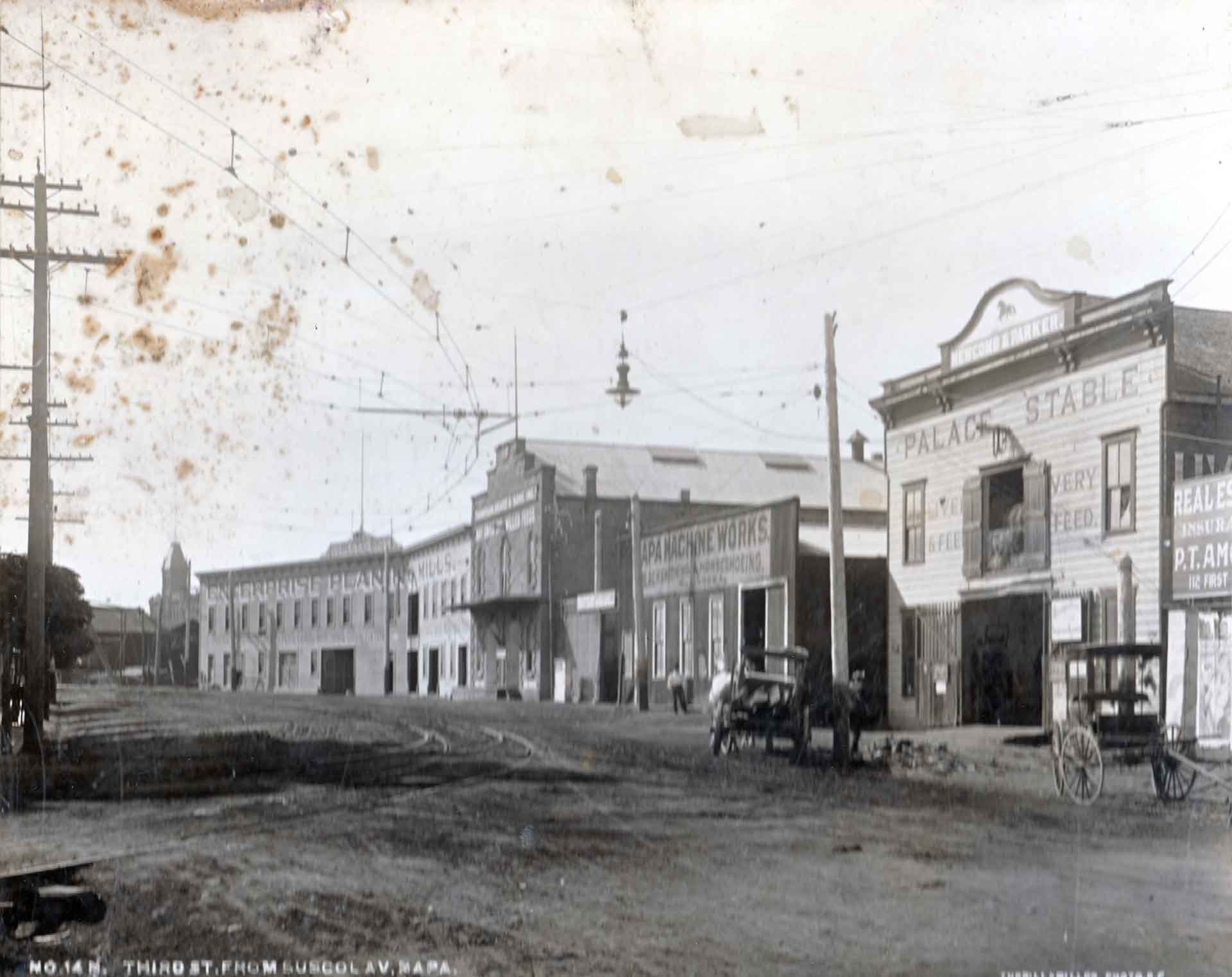 Third Street tanning businesses in Napa